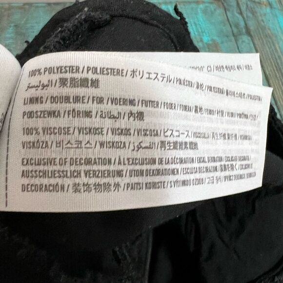 Size S Abercrombie & Fitch Black Crocheted Crop Top - Picture 7 of 8